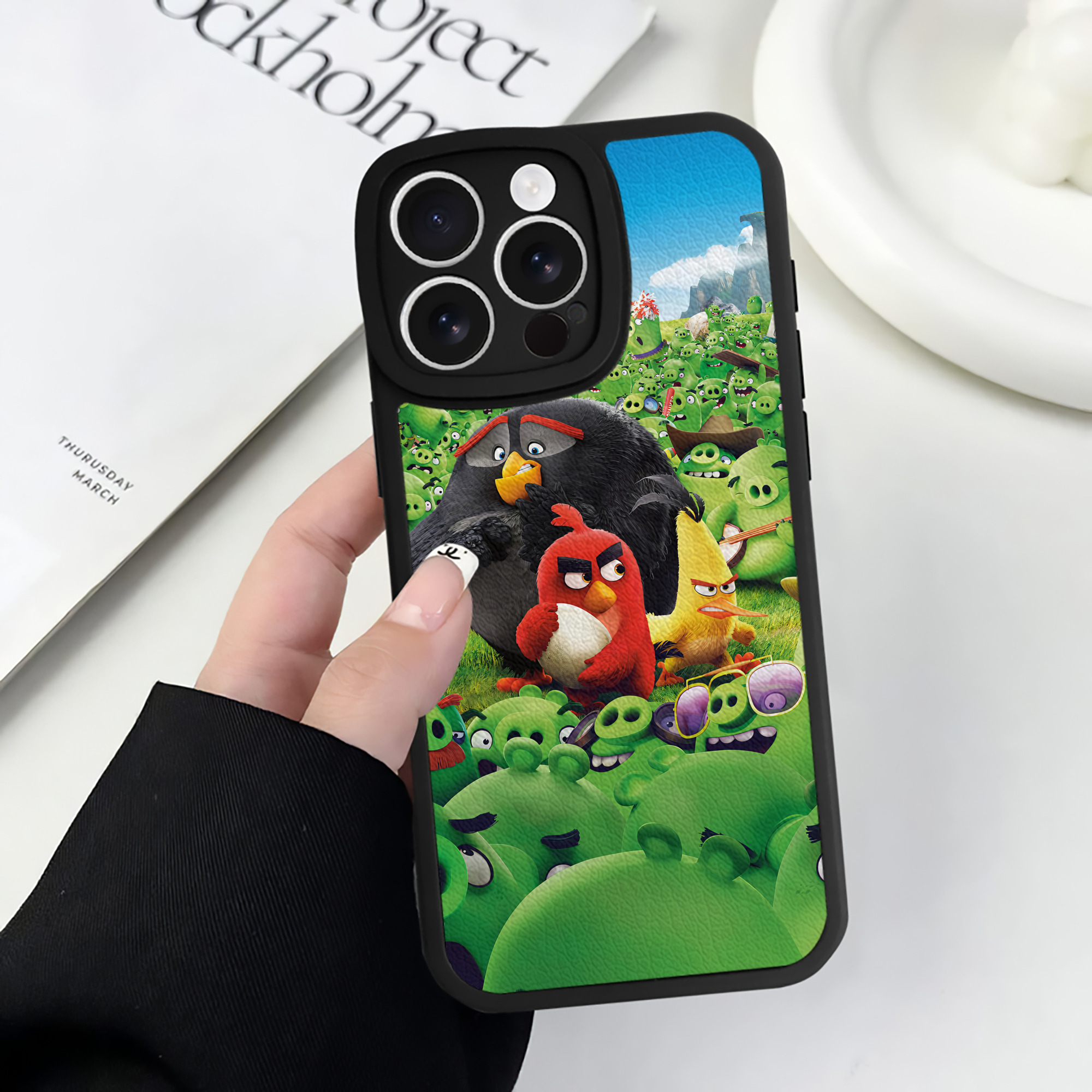 （画像用） Angry Birds アングリーバード 【iPhone 16シリーズ対応】シリコンスマホケース（レザー調） 材質：シリコン